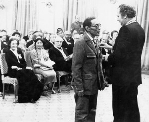 anoee_eric_order_of_canada_bw_sm